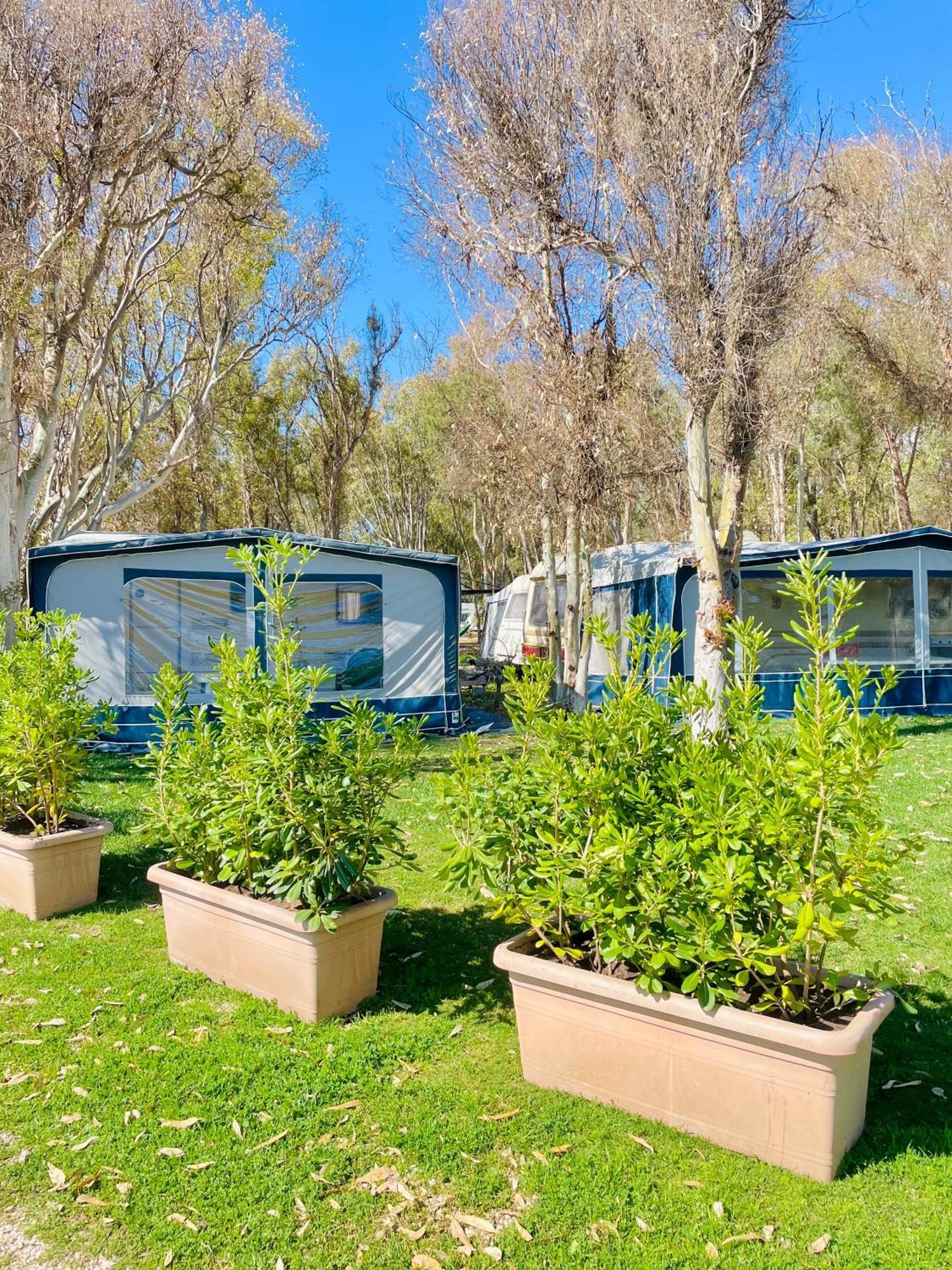 פולה Camping Cala D'Ostia מראה חיצוני תמונה