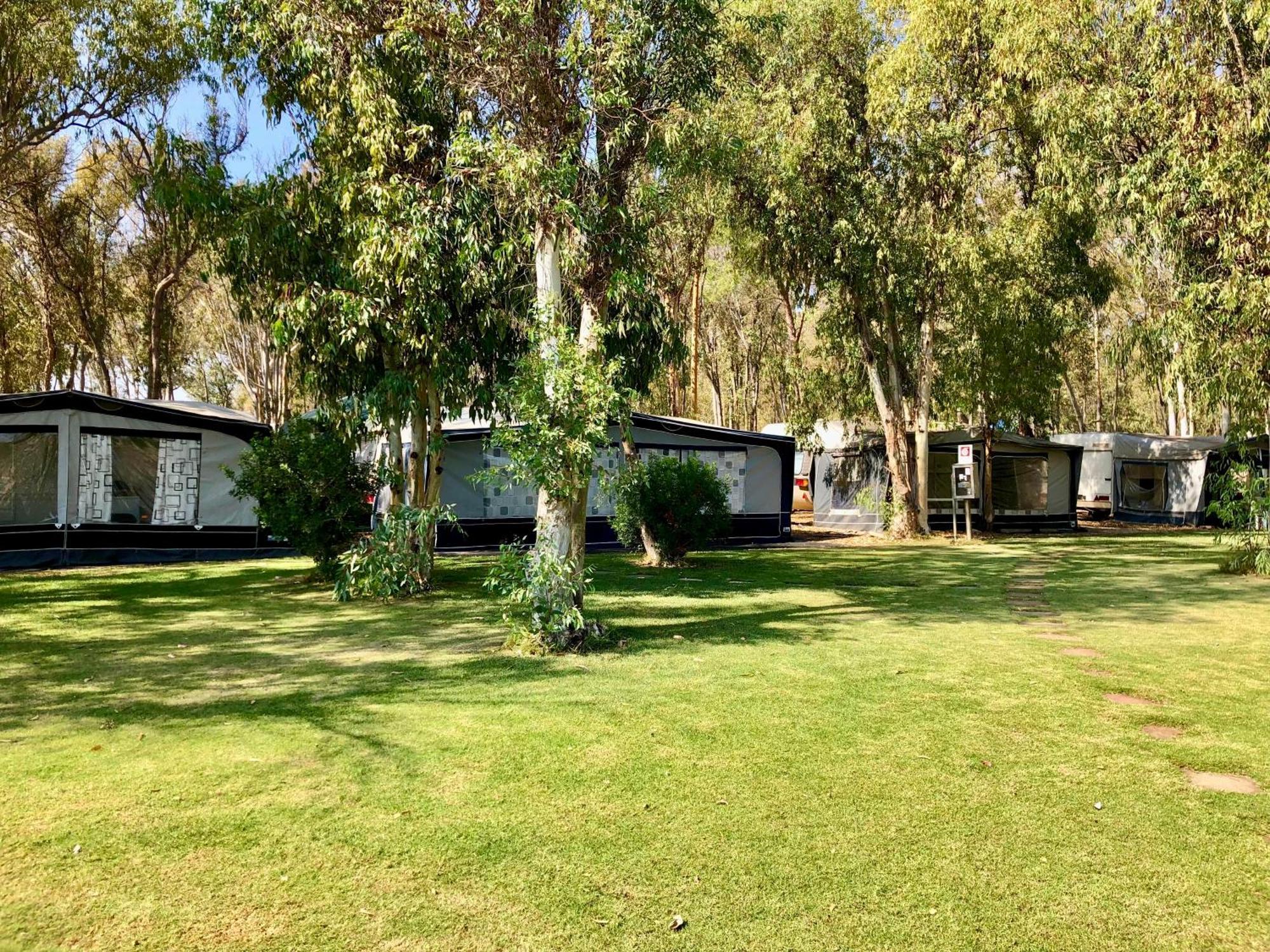 פולה Camping Cala D'Ostia מראה חיצוני תמונה